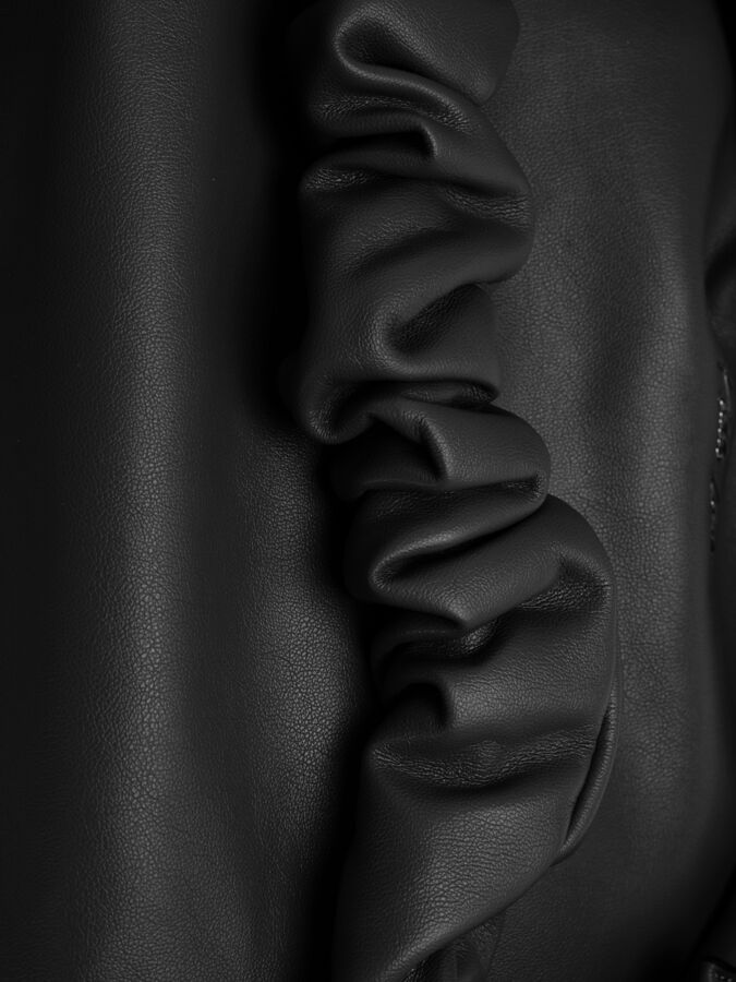 318106_11